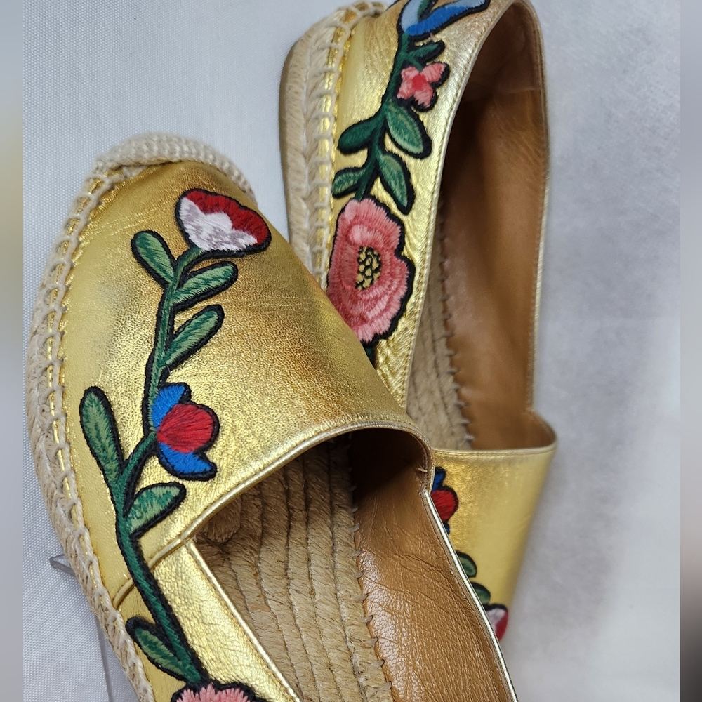 GUCCI  Pilar Leather Floral Embroidered Espadrilles Gold  Size 37.5 EU - Picture 10 of 16